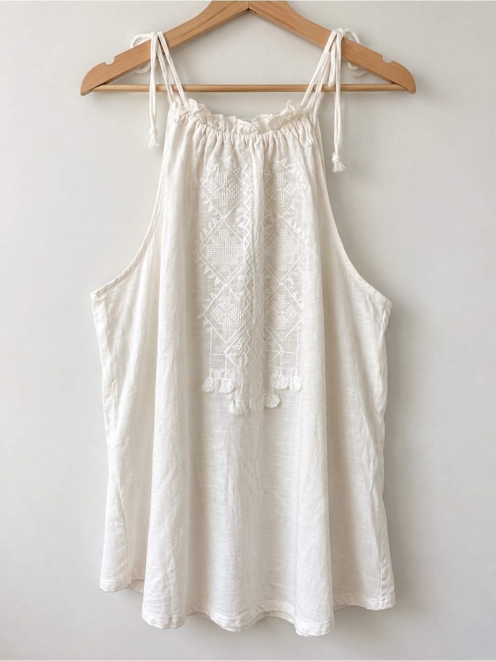 H&M White Embroidered Tassel Halter Tank Top | Size M | NWT